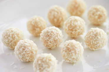 Kulki mocy – a la Raffaello z kaszy jaglanej